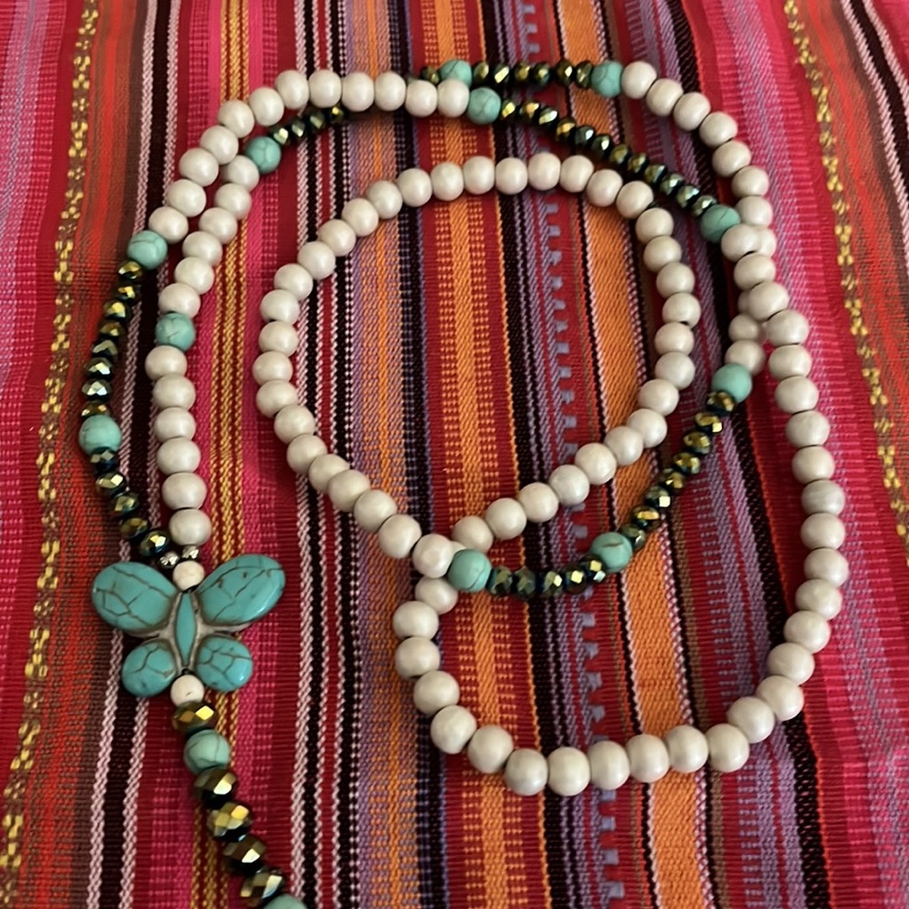 π¦ 3 FOR $20 ITEM π¦ NWT Spring/Summertime Beaded Tassel Butterfly Necklace - Picture 3 of 5